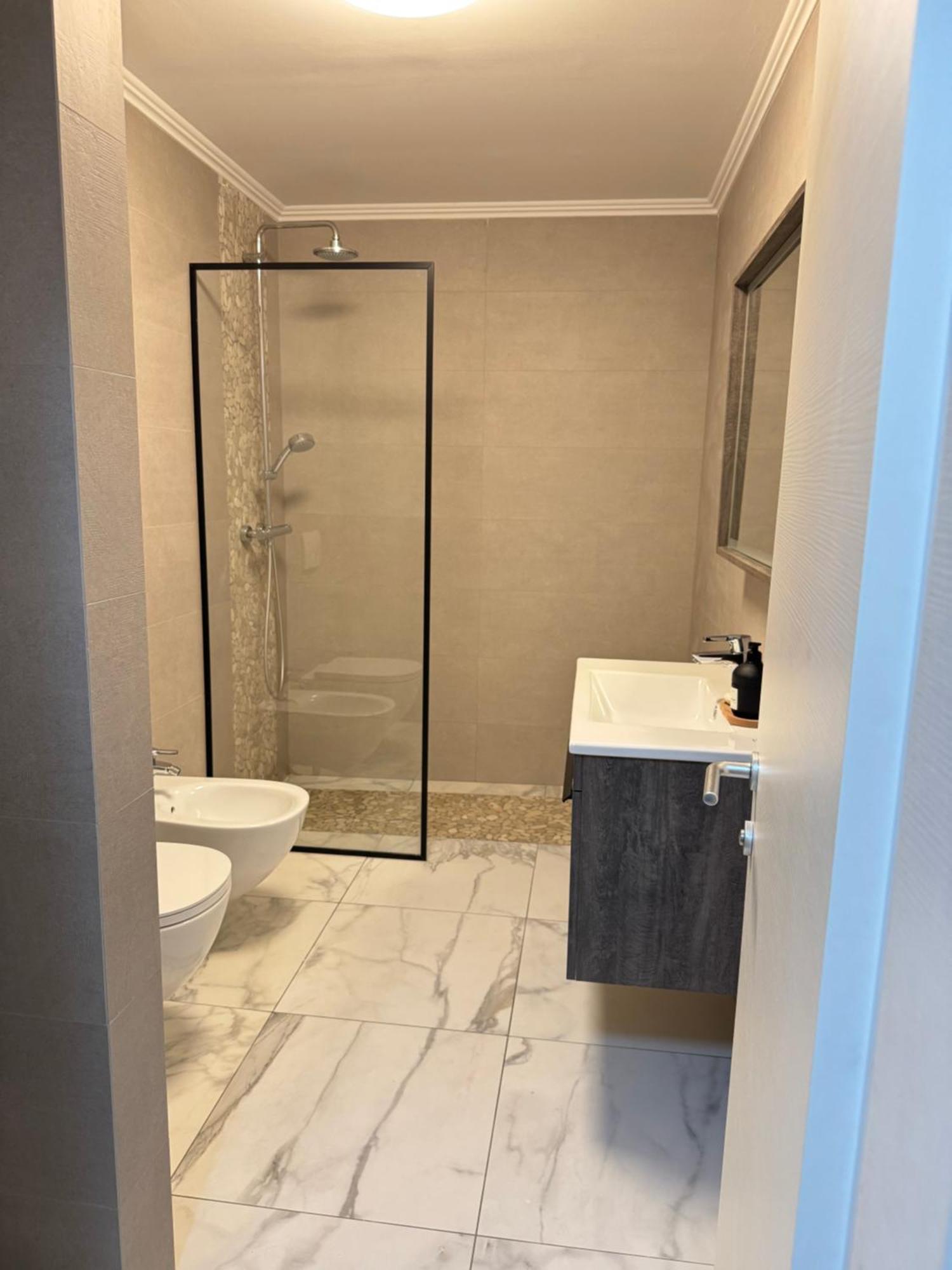 Free Parking Skanderbeg Square - Spacious Central Apartment Tirana Exterior photo